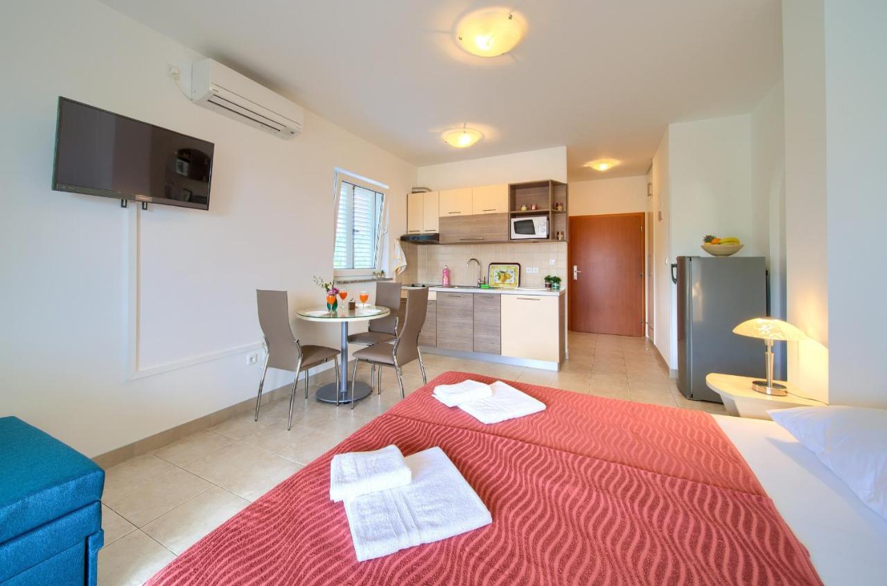 Apartments Ivica Krk Island Сило Экстерьер фото