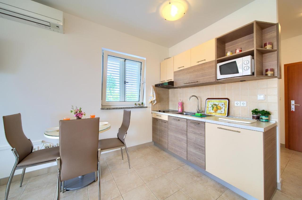 Apartments Ivica Krk Island Сило Экстерьер фото
